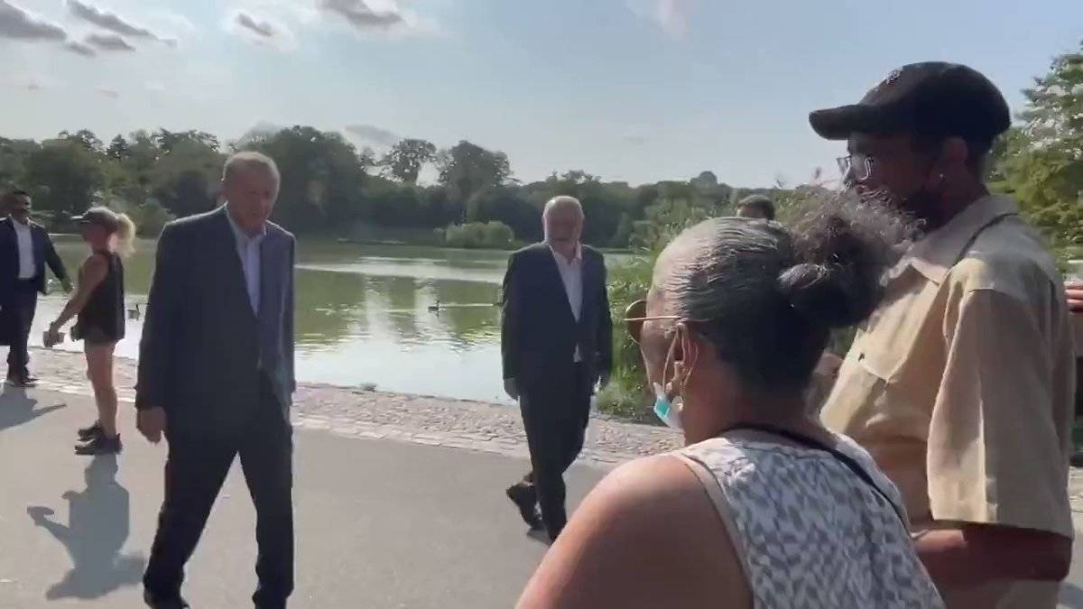 Central Park'ta yürüyüş yapan Erdoğan, tanıştığı ABD’liden sigaraya bırakmasını istedi