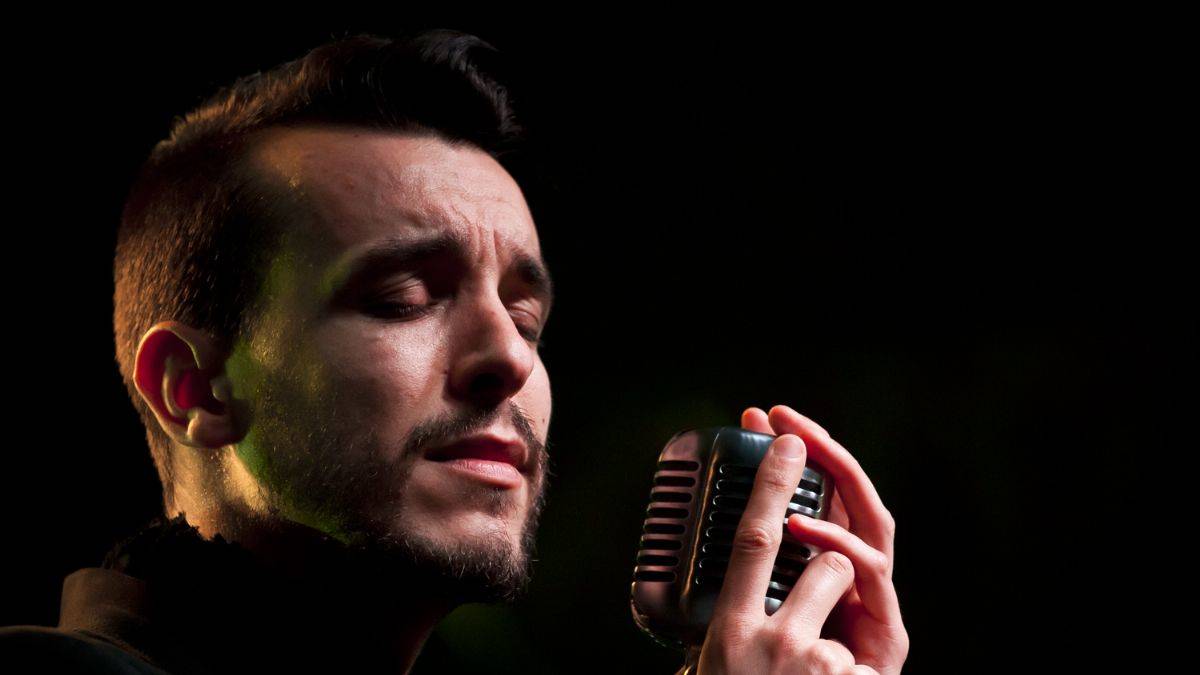 Cem Adrian Kimdir? Cem Adrian Şarkıları