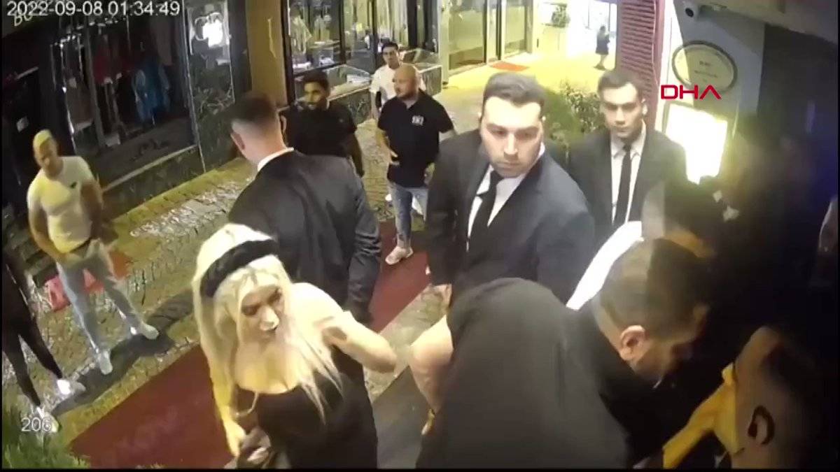 İstanbul'da bir eğlence mekanından şok görüntüler