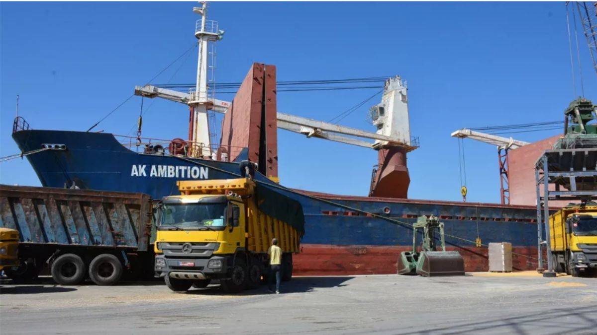 ''Tahıl Koridoru Anlaşması'' kapsamında Lübnan'ın ilk gemisi limana yanaştı