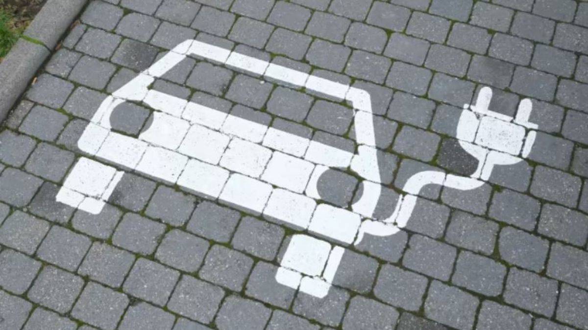 Çin’den elektrikli araç kararı! Bir yıl daha uzatıldı