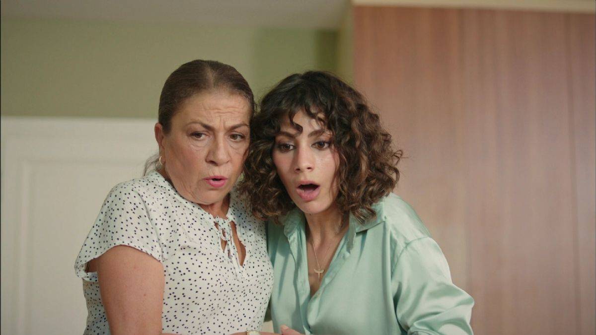 Bir Küçük Gün Işığı 4.bölüm izle - YouTube Bir Küçük Gün Işığı 4.bölüm (yeni bölüm) tek parça