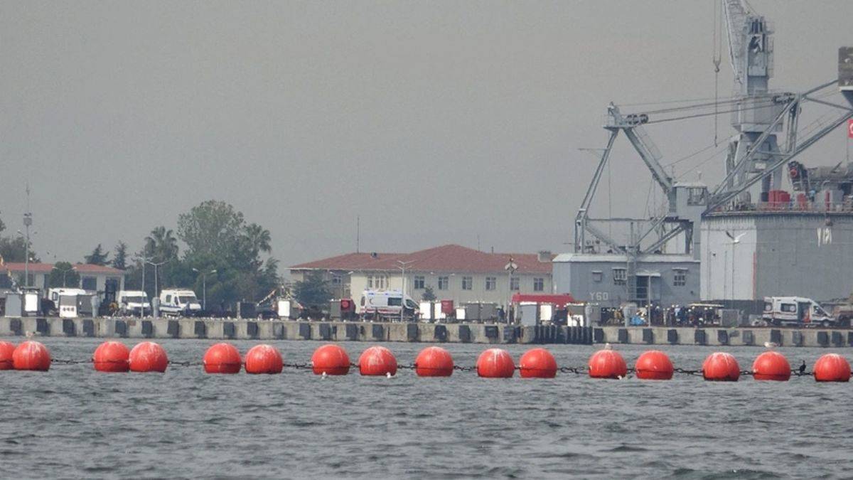 Gölcük Donanma Komutanlığı'nda 4 asker denize düştü