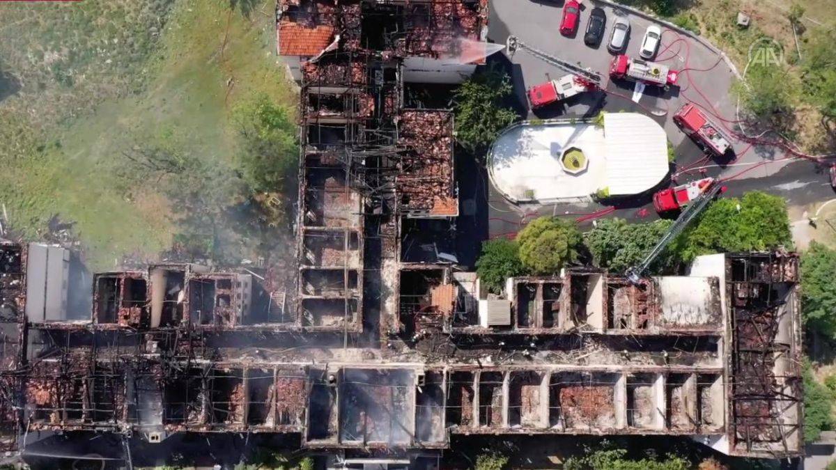 Yanan Balıklı Rum Hastanesi'nde tadilat hazırlığı