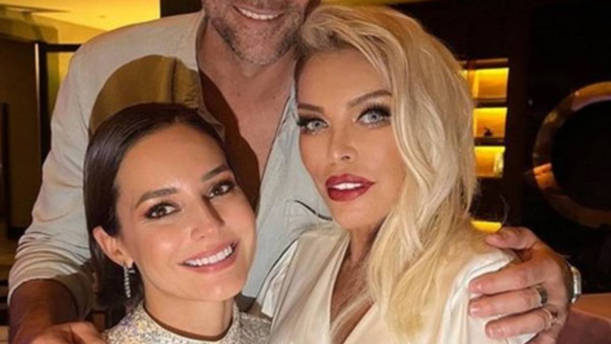 Ajda Pekkan'ın yüzüne ne oldu? Ajda Pekkan estetik mi yaptırdı? Ajda Pekkan yüzüne ne yaptırdı? Ajda Pekkan kaç yaşında?