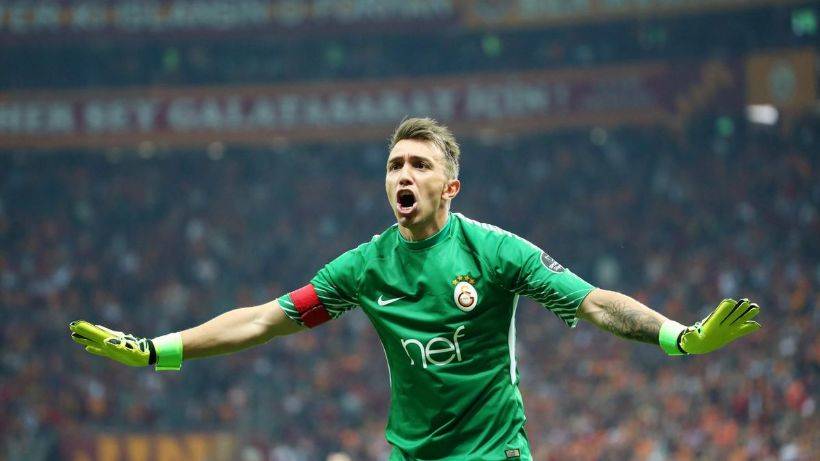 Fernando Muslera Kimdir?   Fernando Muslera Futbol Kariyeri