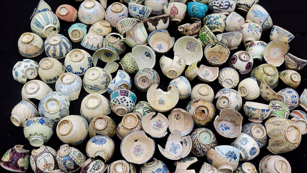 Osmanlı Dönemi'nden kalma fincanlar bulundu