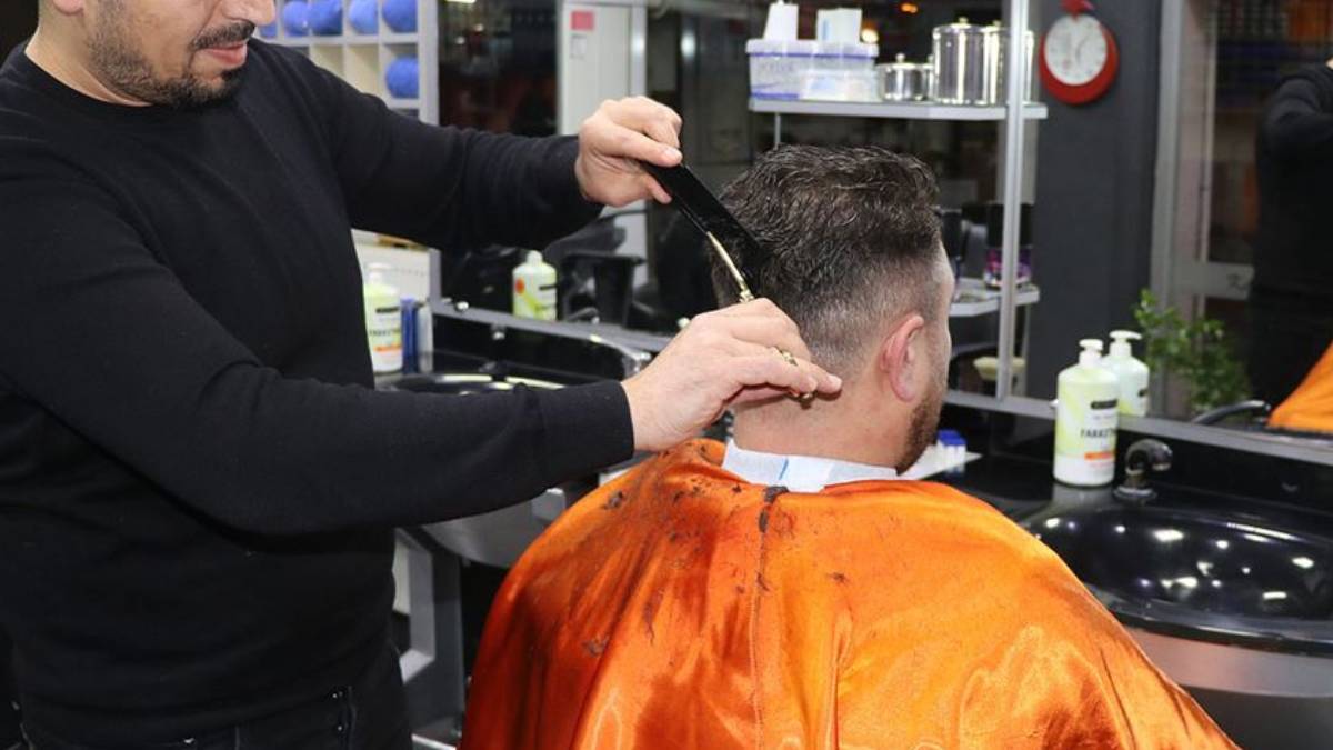 Berberler her gün açık mı olacak? Kuaför ve berberler kapanmayacak mı? Pazar ve Salı açık mı olacak?