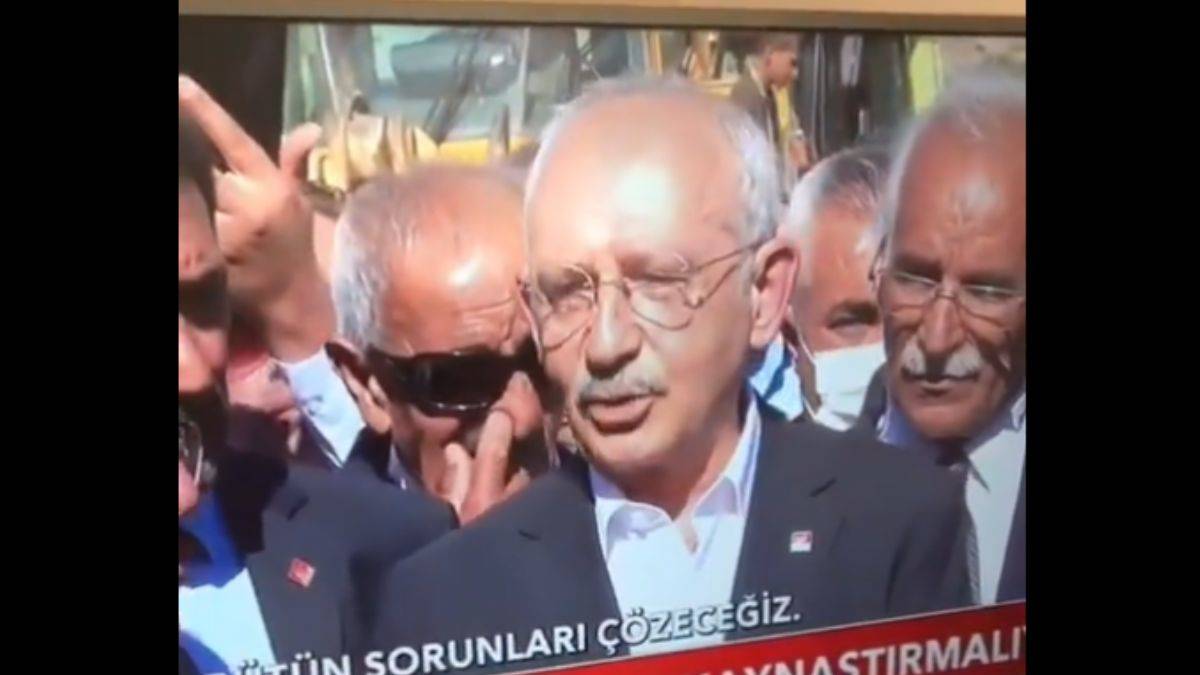 Kılıçdaroğlu’nun ensesine burnundaki pisliği sürdü