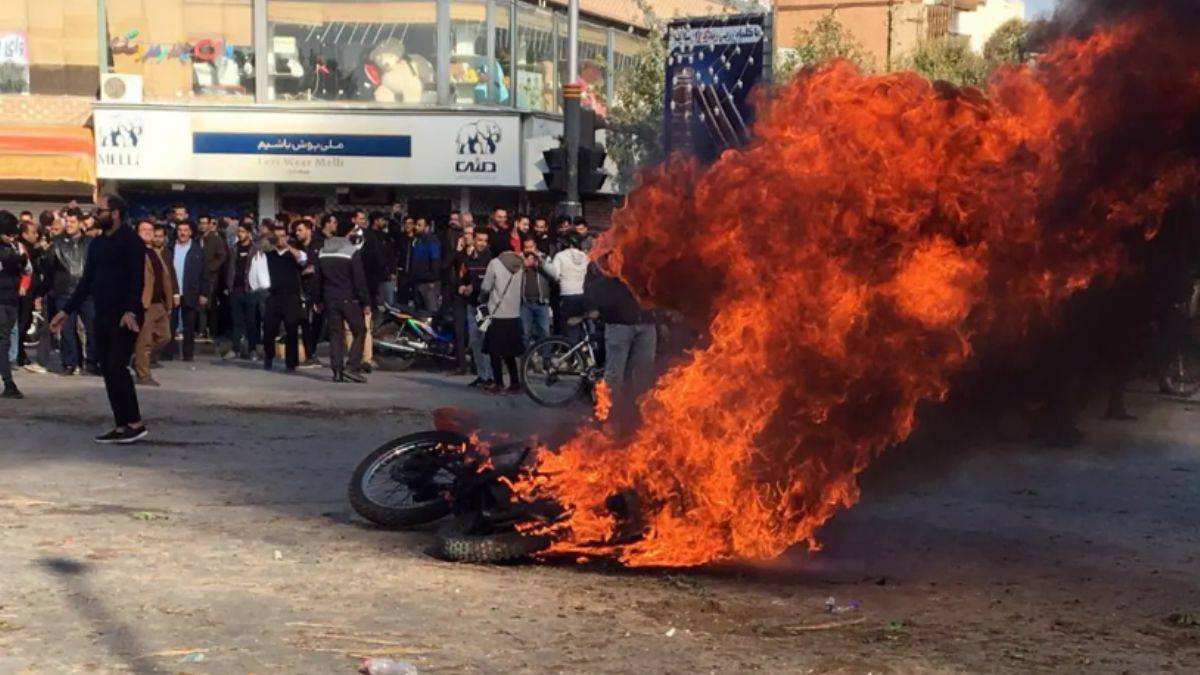 İran Devrim Muhafızları'nın istihbarat komutanı öldürüldü