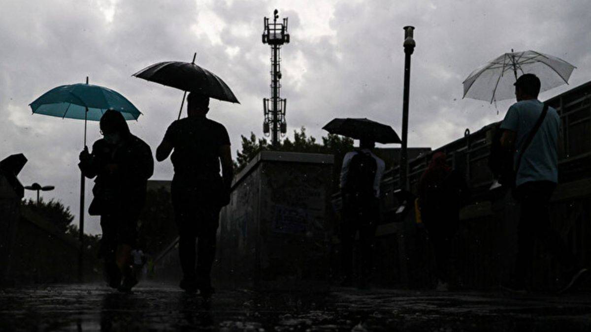 İstanbul’da gündüz geceye döndü: İBB'den uyarı!