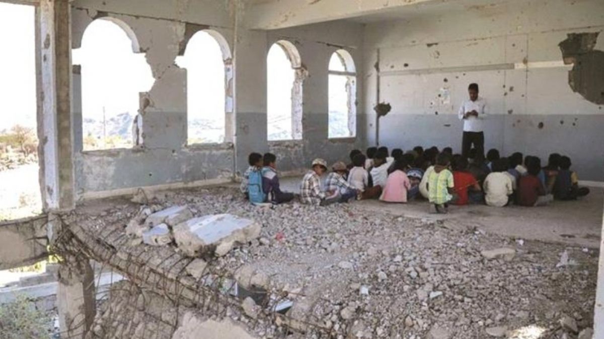 Okulsuz toplum! Arap dünyasında çocuklar virane okullarda eğitim görüyor