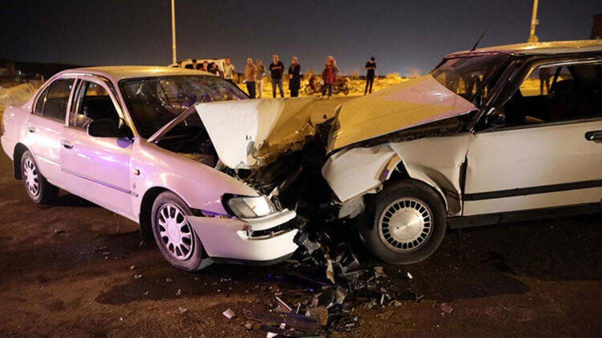 Kafa kafaya çarpıştılar: 10 yaralı