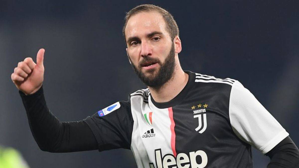 Higuain futbolu bırakıyor