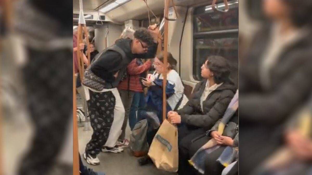 Metroda insanların üzerine istifra edecekmiş gibi yapıp yer kaptı