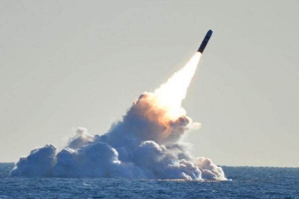 Güney Kore kendi topraklarına füze attı!