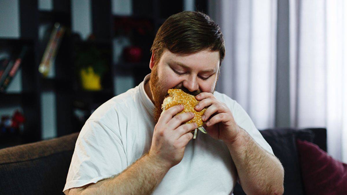 Zayıflamak isteyenler akşam yemeğini kaçta yemeli? Uzmanlar cevapladı...