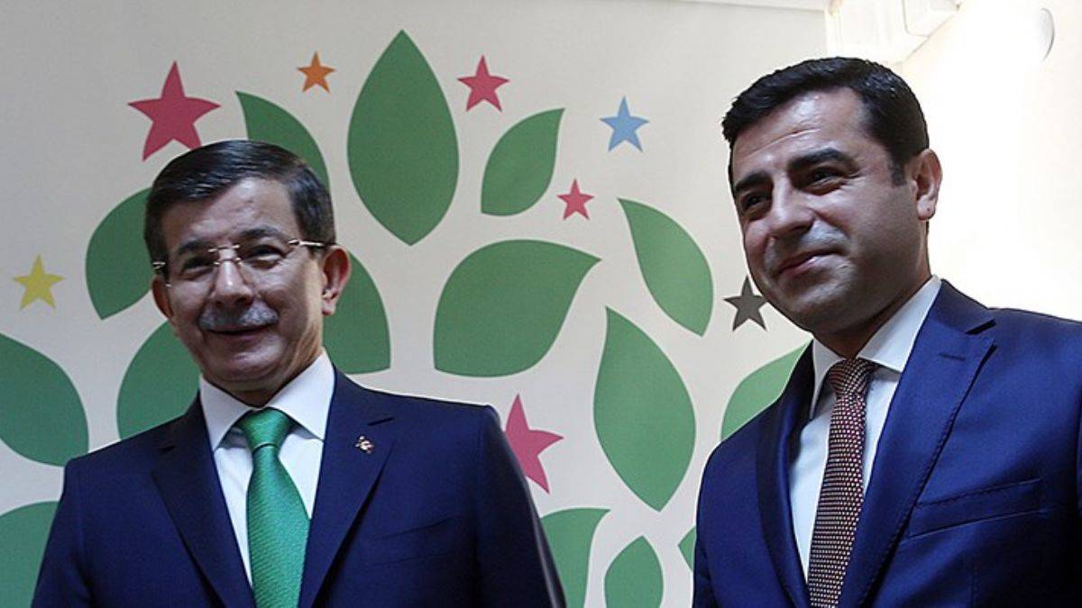 Davutoğlu, Demirtaş hakkındaki şikayetinden vazgeçti