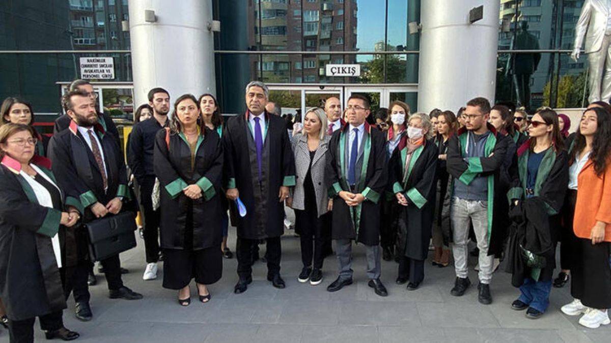 Hakim, 'can güvenliği' gerekçesiyle salonu terk etti