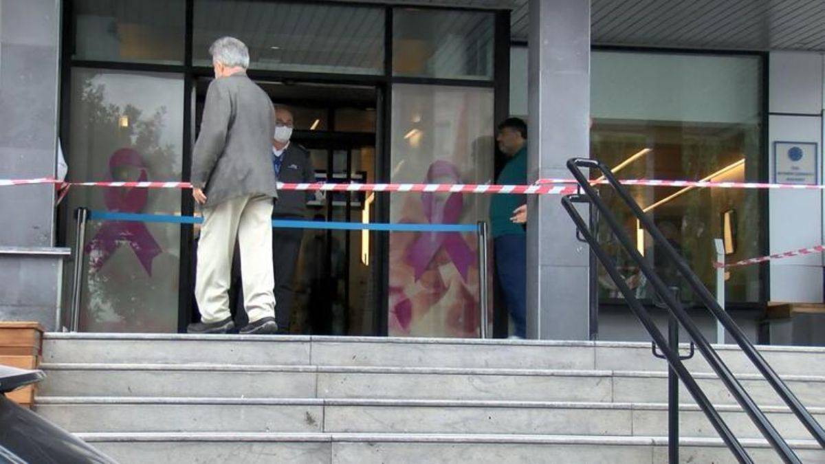 Bayındır Hastanesi'nin kapısına şerit çekildi