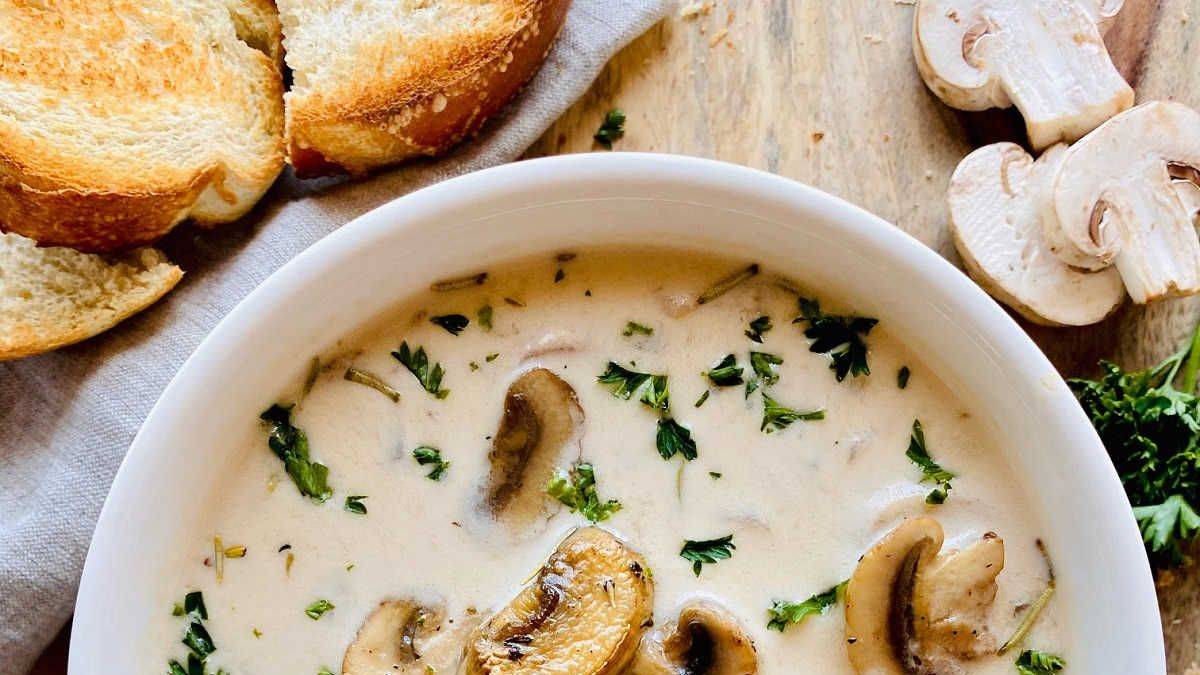 Mantar çorbası malzemeleri | Tutan mantar çorbası tarifi - Kremasız mantar çorbası olur mu?