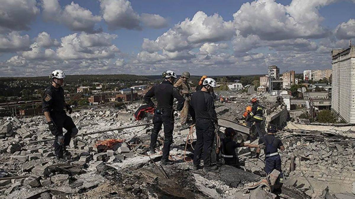 Zaporijya'ya füze saldırısı: 17 kişi öldü