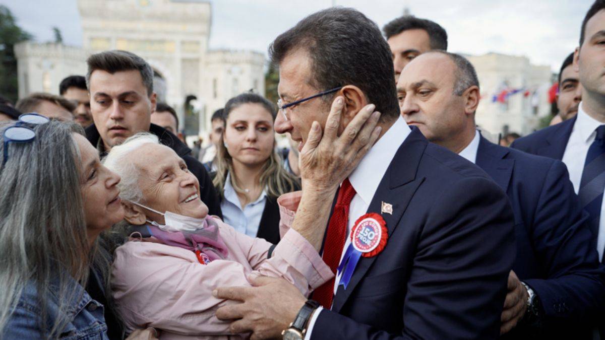 İBB, Tarihi Beyazıt Meydanı’nı eski görkemine kavuşturdu
