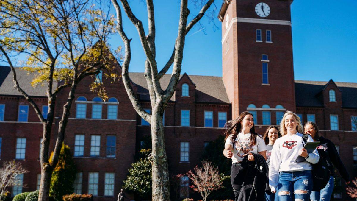 Güzel ve çekici öğrenciler daha mı yüksek not alıyor?