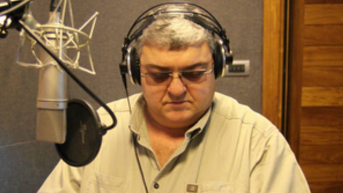 Seslendirme sanatçısı Ayhan Kahya kalp krizinden öldü