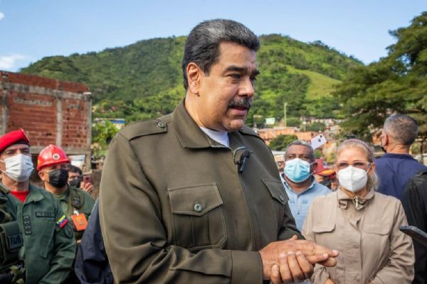Maduro, afet bölgesini ziyaret etti