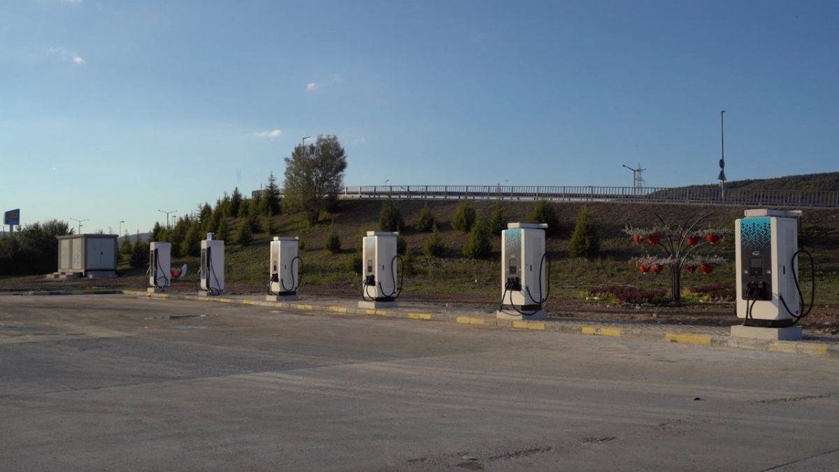 Togg, ilk şarj cihazı kurulumunu Bolu'da yaptı