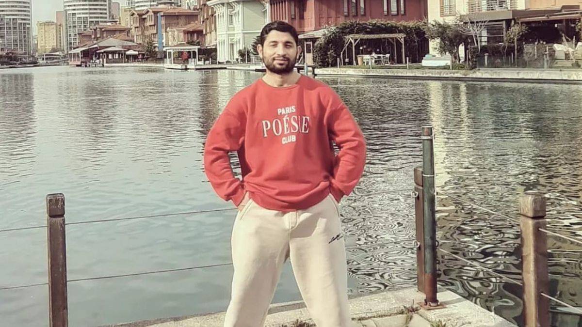 Erbay Karakaya kimdir?