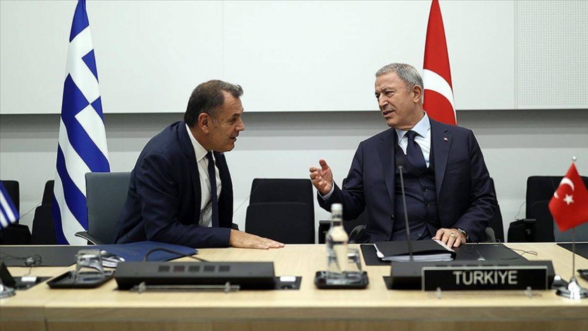 Bakan Akar, Yunan mevkidaşı ile görüşmesini paylaştı