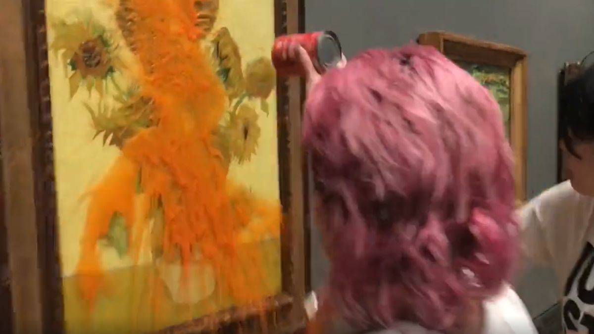 Van Gogh'un ünlü 'ayçiçeği' tablosuna saldırı!