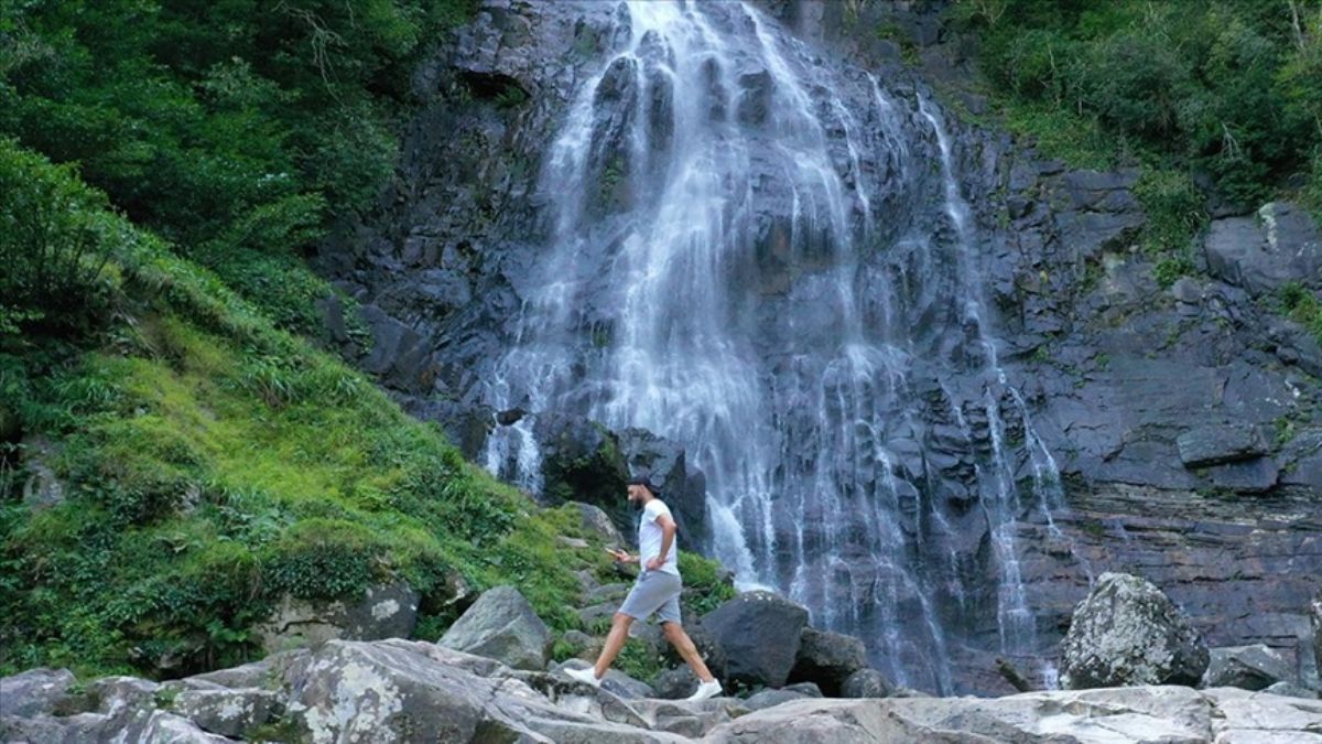 Çifte Köprüler'i geç, Mençuna Şelalesi'ni göreceksin!