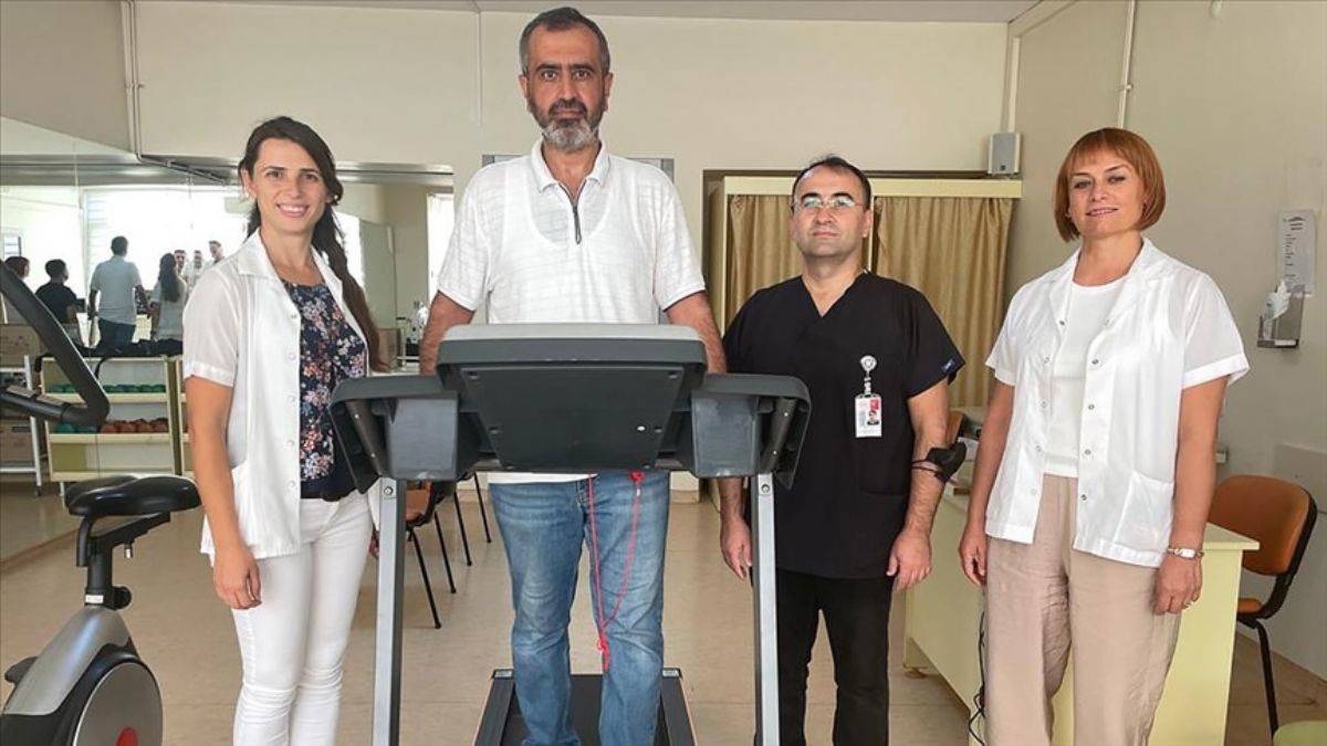 Kovid-19 yüzünden yürüyemiyordu! 8 ay sonra adım attı