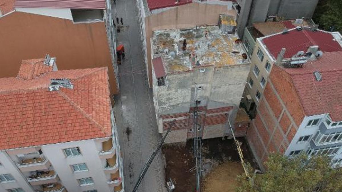 5 katlı apartman yıkılma tehlikesiyle tahliye edildi