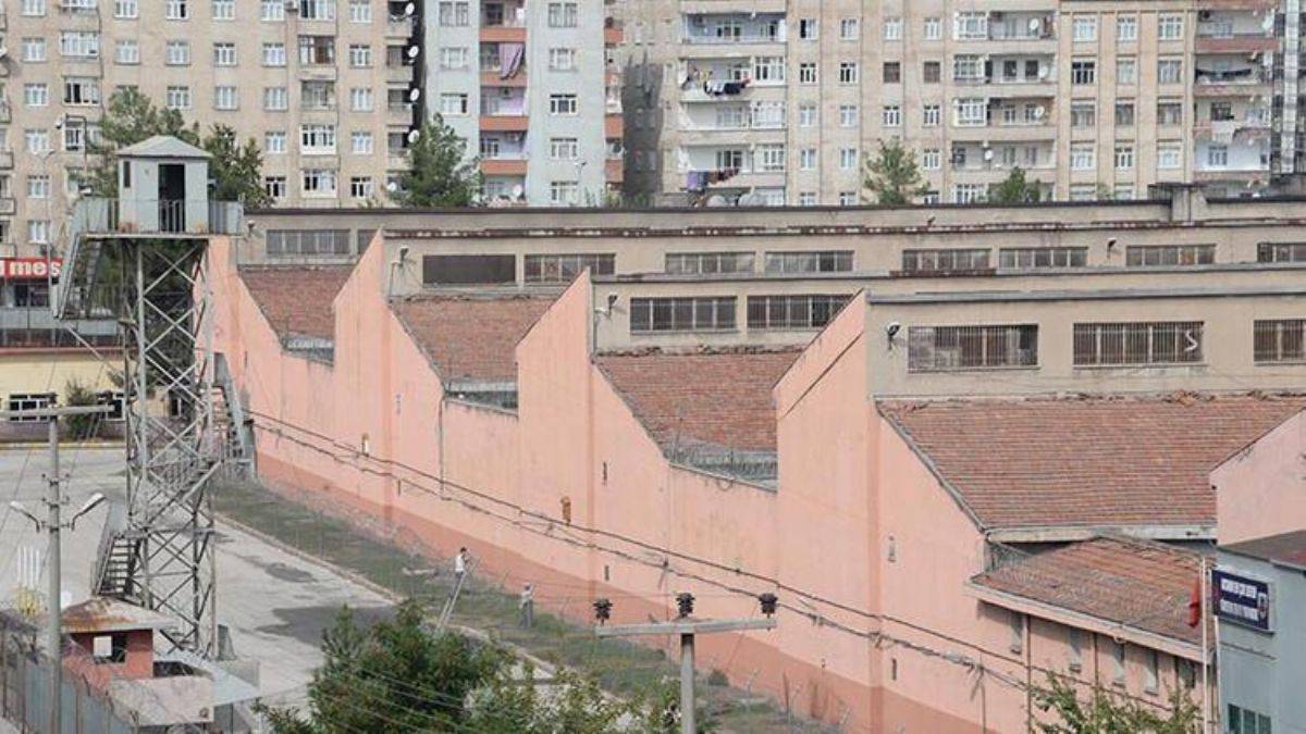 Diyarbakır E Tipi Cezaevi boşaltılıyor