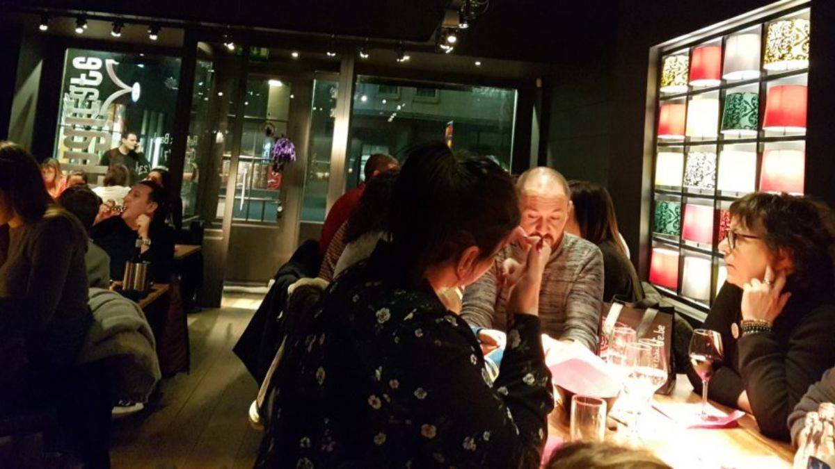 Belçika'daki kafelerde elektrik ve internet kapalı