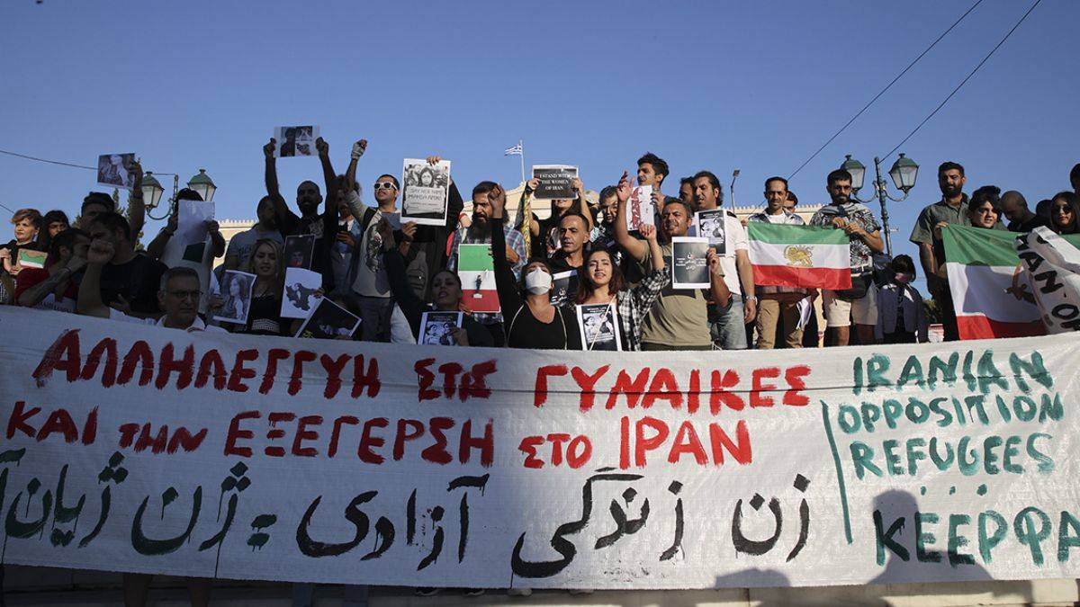 İranlı vekil: 'Bu kız hap içerek intihar etti, canı cehenneme'