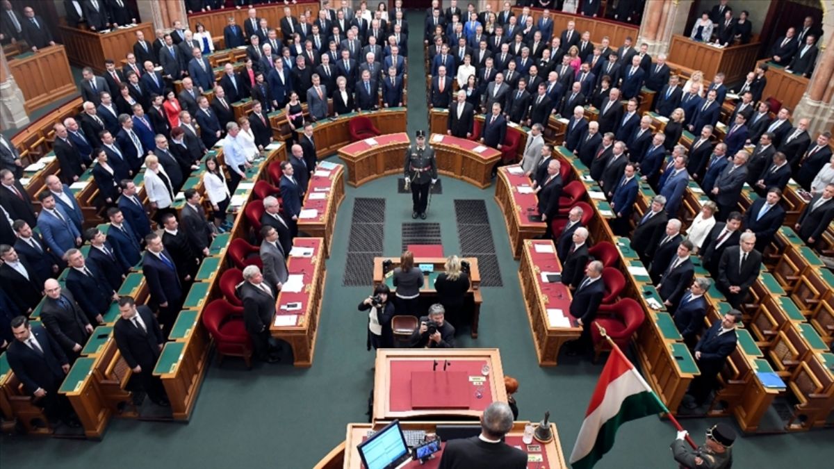 Türkçe, Macaristan Meclisinde
