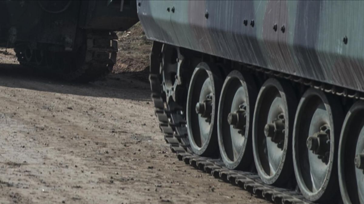 Alman zırhlıları Batı Trakya’ya Yunan tankları Ukrayna’ya