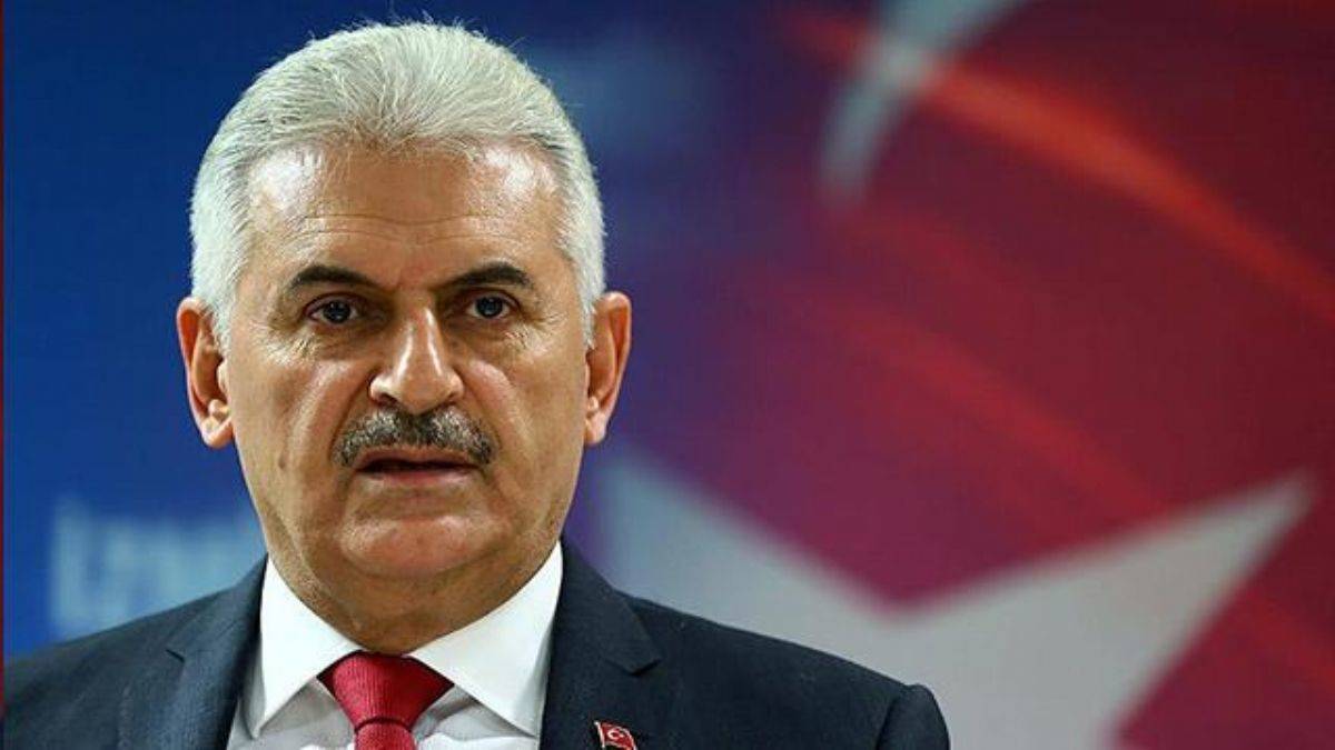 Binali Yıldırım trafik kazası geçirdi