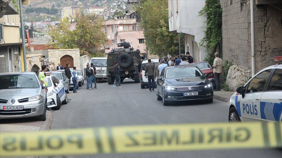 Gasp ihbarına giden 3 polis silahlı saldırıda yaralandı