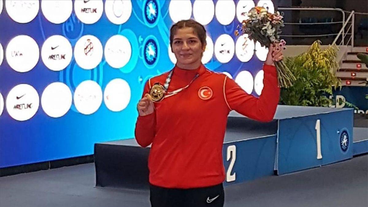 Nesrin Baş'tan dünya güreş şampiyonasında altın madalya