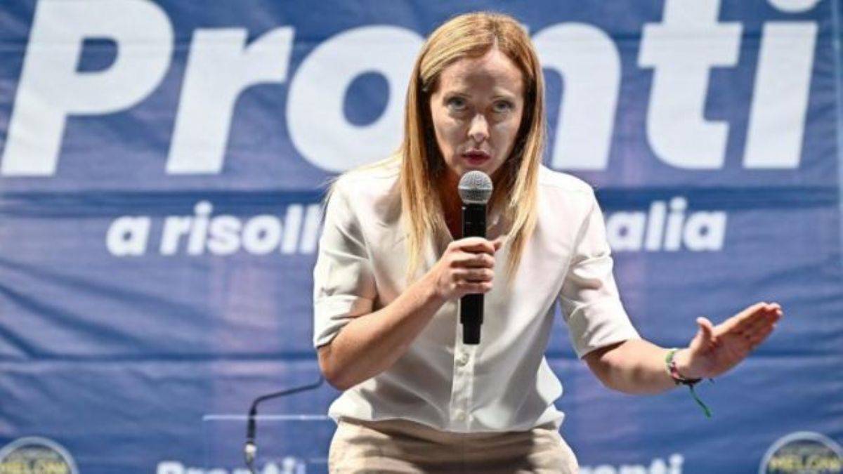 Irkçı İtalya'nın Kardeşleri hükümeti kuruldu