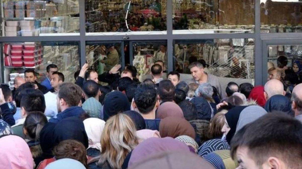 Bursa'da ''ucuz ev eşyası'' izdihamı!