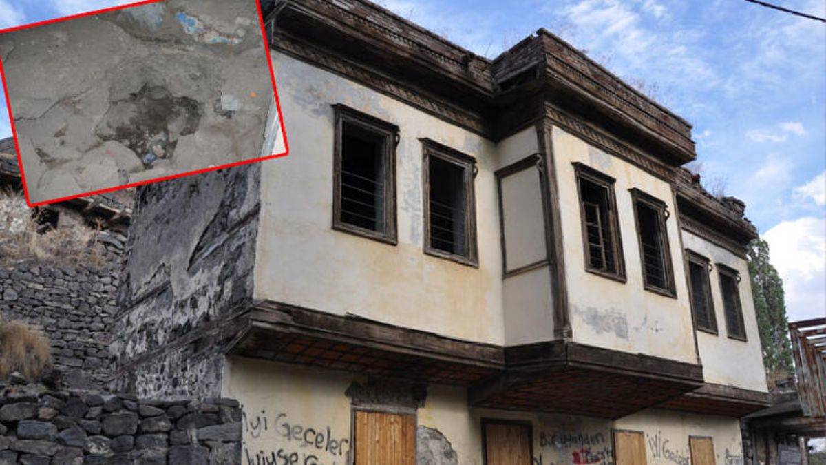 Defineciler Ahmet Tevfik Paşa Konağı'nı yağmaladı