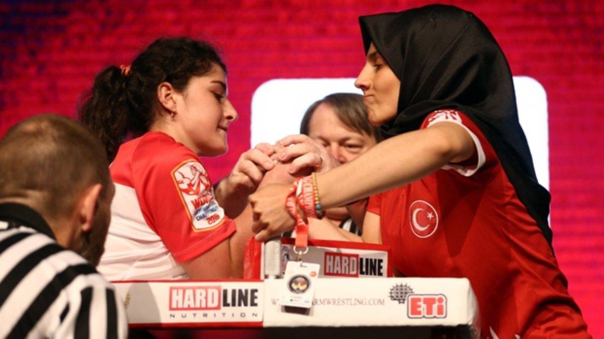 Dünya Bilek Güreşi Şampiyonası'nda Türkiye 108 madalya kazandı