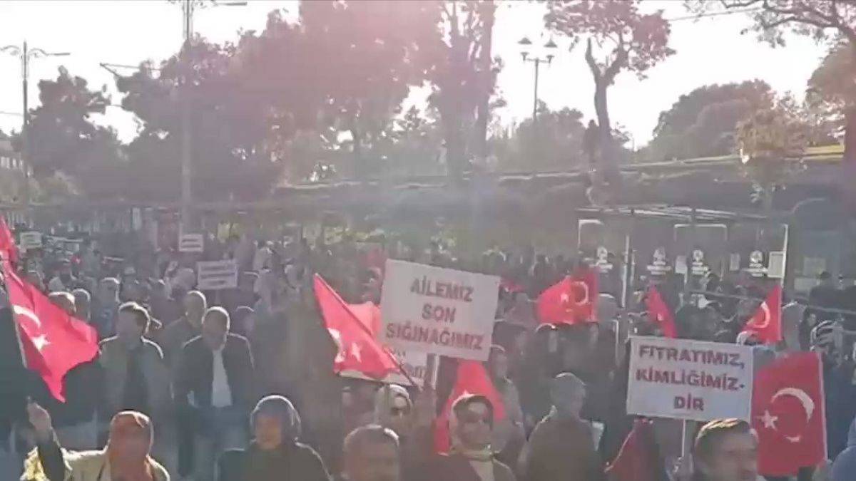 Konya'da 'LGBT Dayatmasına Karşı Büyük Aile Yürüyüşü' yapıldı